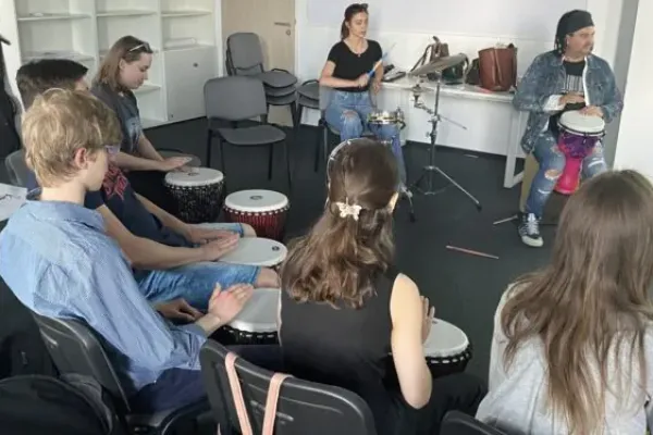Warsztaty z rytmoterapii z elementami muzykoterapii dla studentów Politechniki Warszawskiej